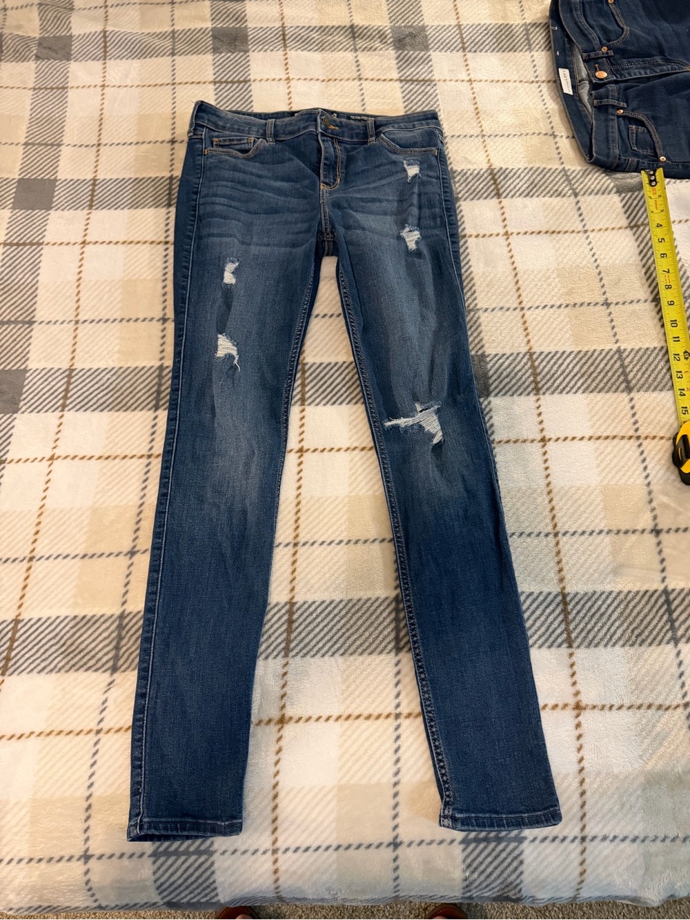 Hollister Women's Ripped Skinny Jeans in Classic Blue Wash